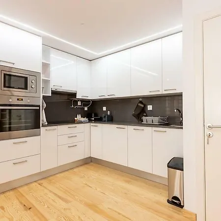 Seaside Duplex - 200m From The Beach! 카스카이스