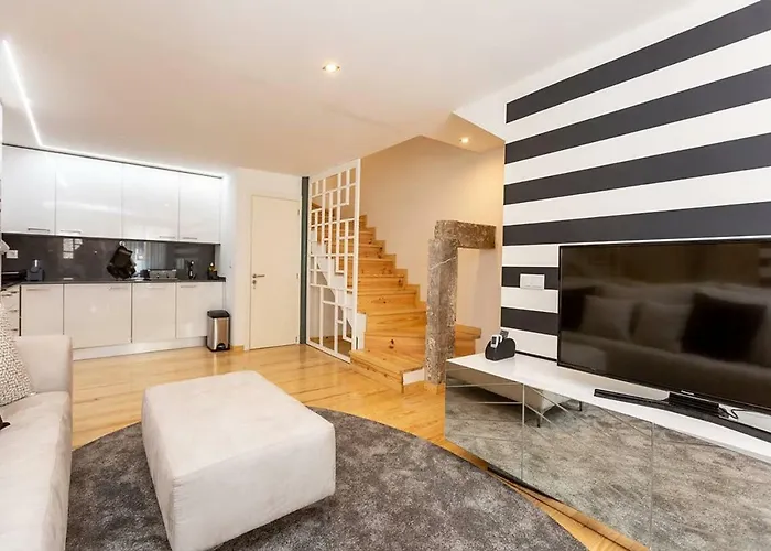 Seaside Duplex - 200m From The Beach! דירה